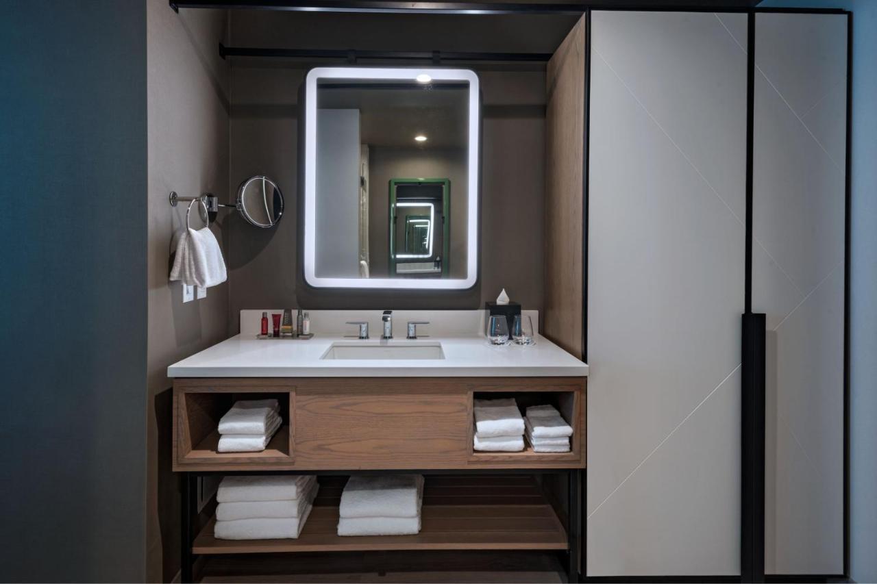 Отель Austin Marriott Downtown Экстерьер фото