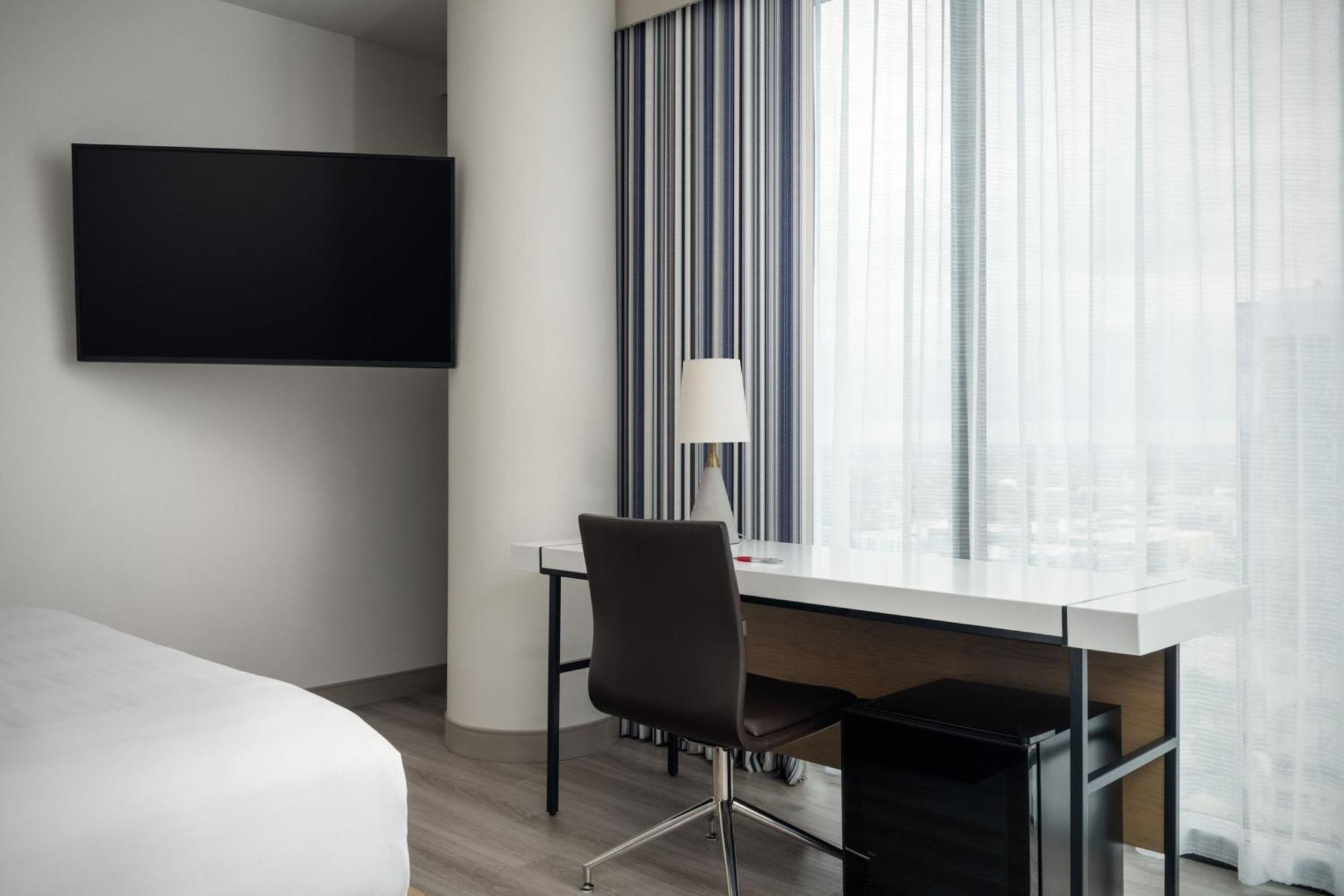 Отель Austin Marriott Downtown Экстерьер фото